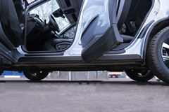Защита порога Шагрень со скотчем для Geely Atlas 2023-