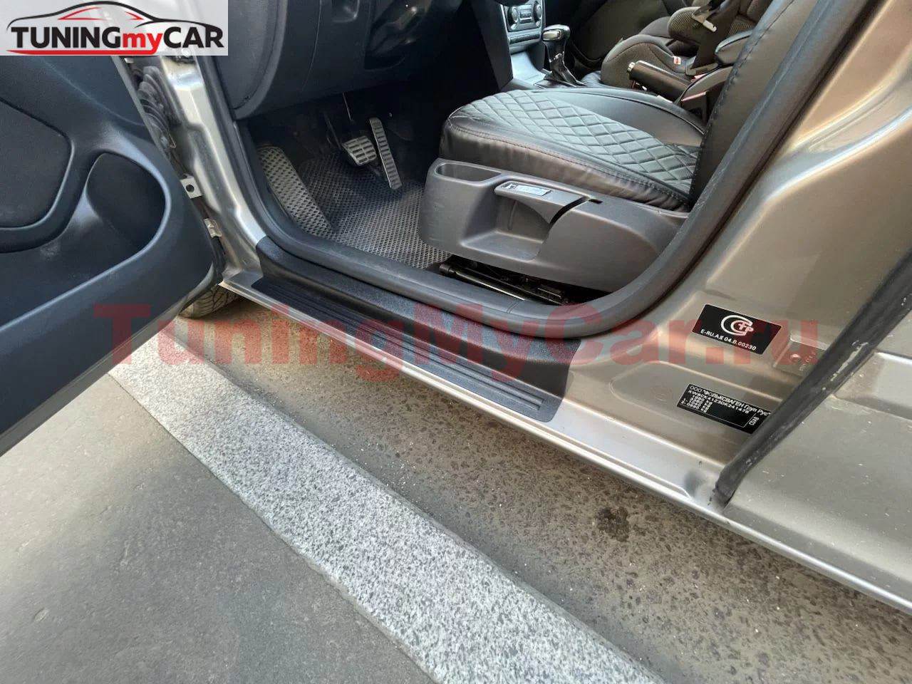 Накладки на внутренние пороги дверей Skoda Octavia A5 2008-2013