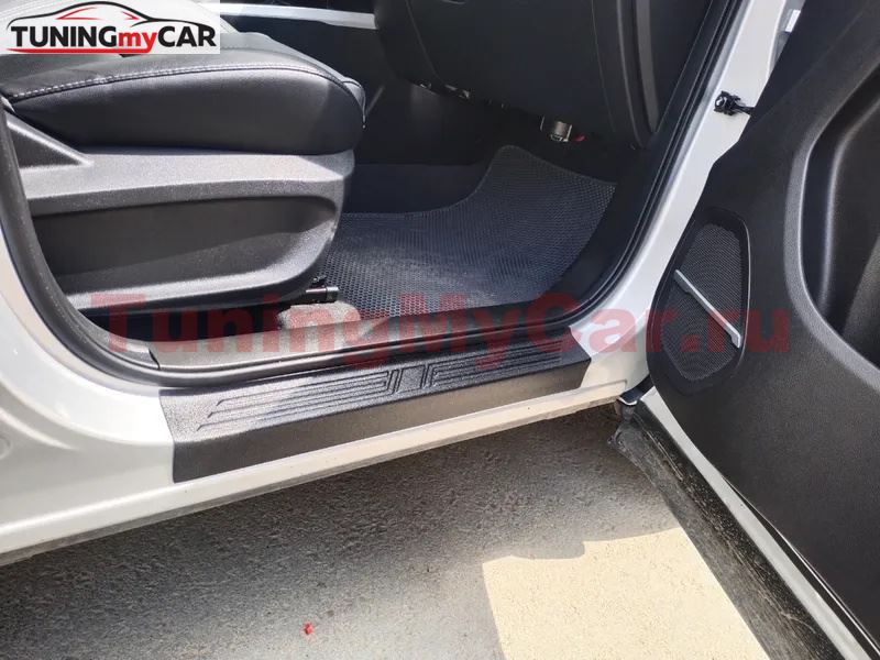 Накладки на внутренние пороги дверей для Chery Tiggo 4 2017-2019, Chery Tiggo 4 2018-, Chery Tiggo 4 Pro 2020-