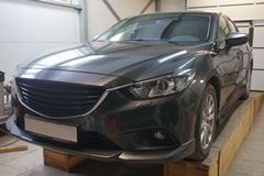 Накладка на передний бампер Mazda 6 2012-  (Клыки + Перекладина)