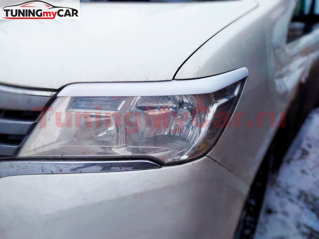 Реснички на фары для Nissan Serena C26 2010-2013