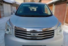 Накладки на фары (реснички) для Toyota Noah 2010-2013