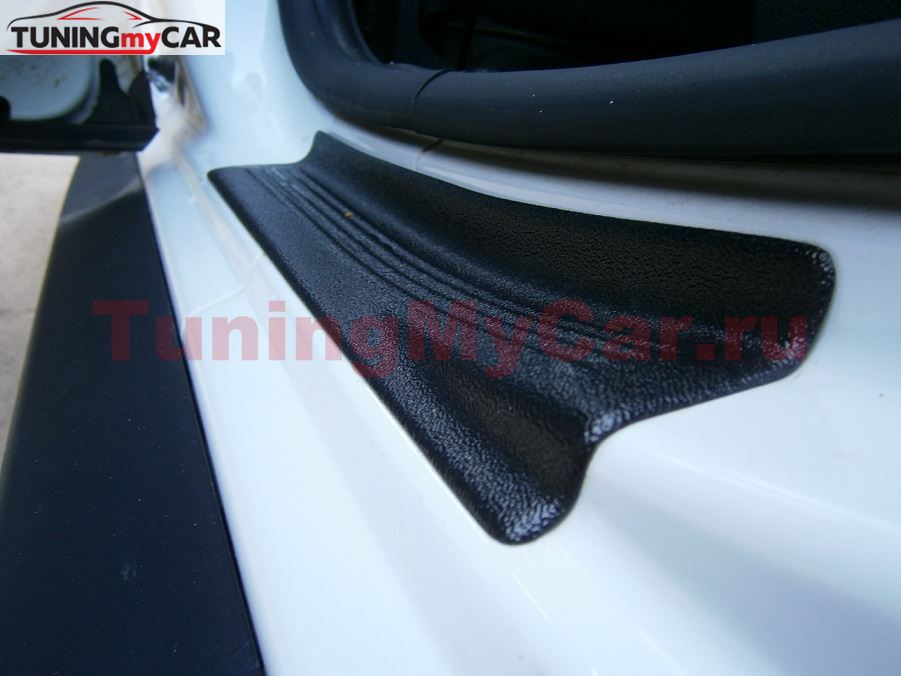 Накладки на пороги в проем задних дверей для Renault Duster и Nissan Terrano