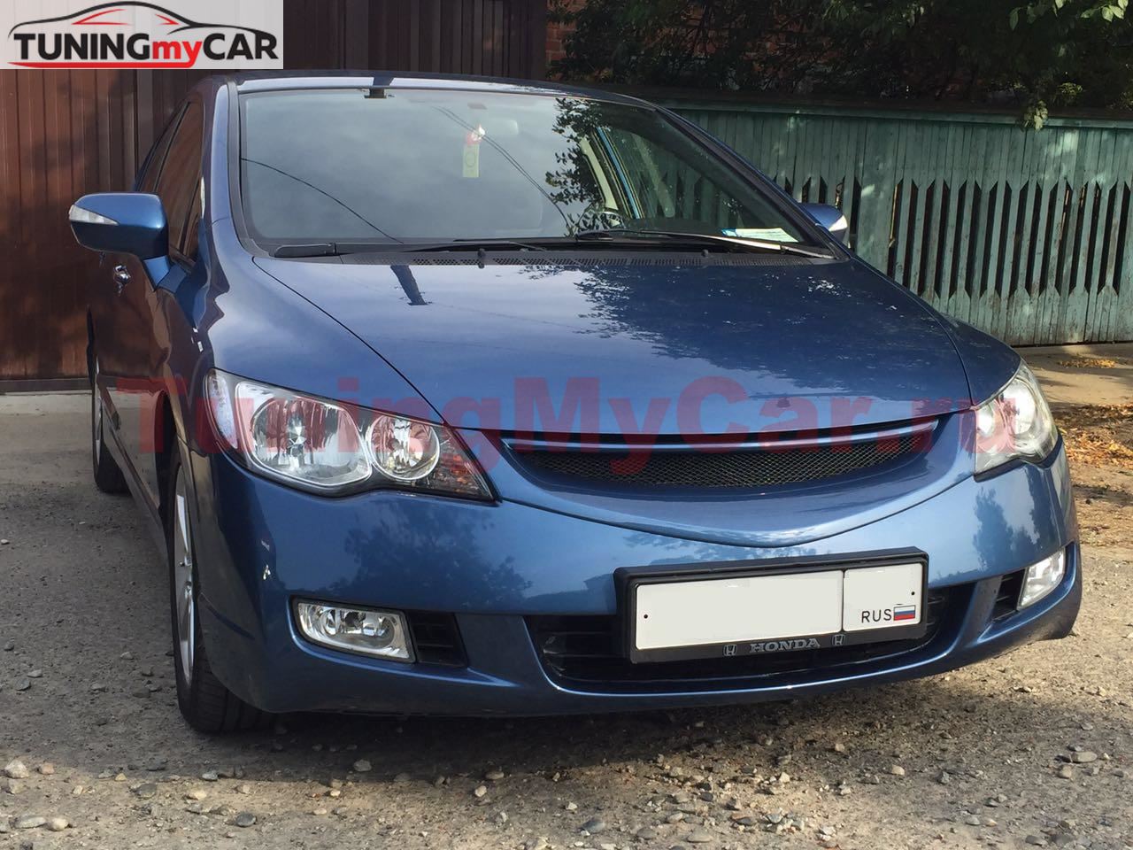 Решетка радиатора в стиле Mugen для Honda Civic 4D VIII