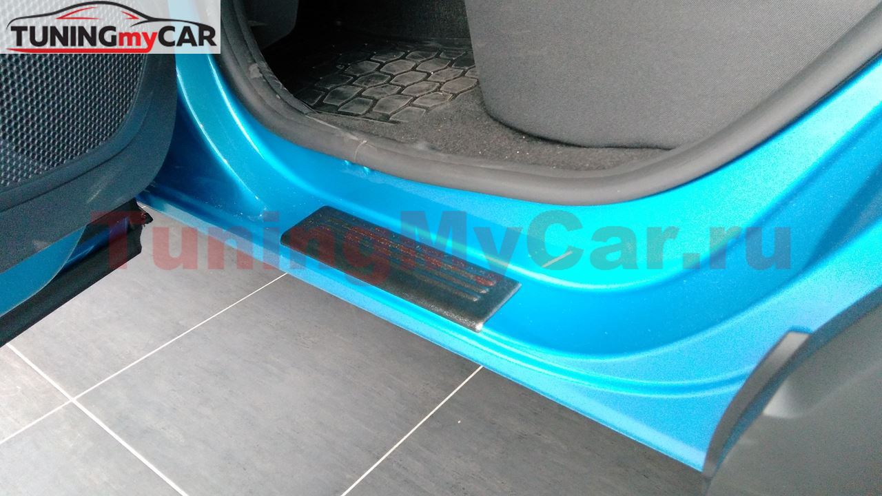 Накладки в проем задних дверей для Renault Logan
