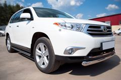 Пороги труба D63 (вариант 2) для Toyota Highlander 2010-2013
