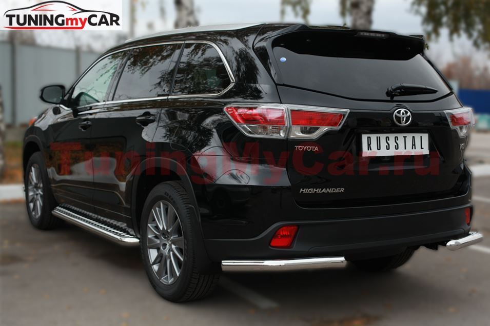 Защита заднего бампера уголки D63(секции) для Toyota Highlander 2014-