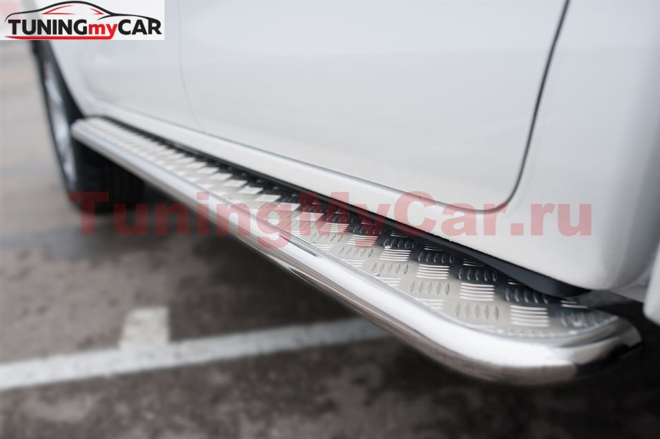 Пороги труба D42 с листом (вариант 2) для Toyota Hilux 2015-