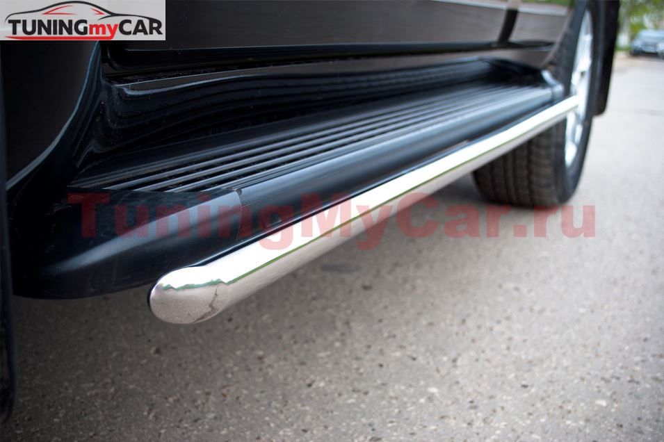 Пороги труба D42 для Toyota Land Cruiser 200 2012-2015