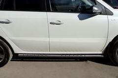 Пороги труба D75х42 овал с проступью для Renault Koleos 2012-