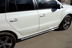 Пороги труба D75х42 овал с проступью для Renault Koleos 2012-