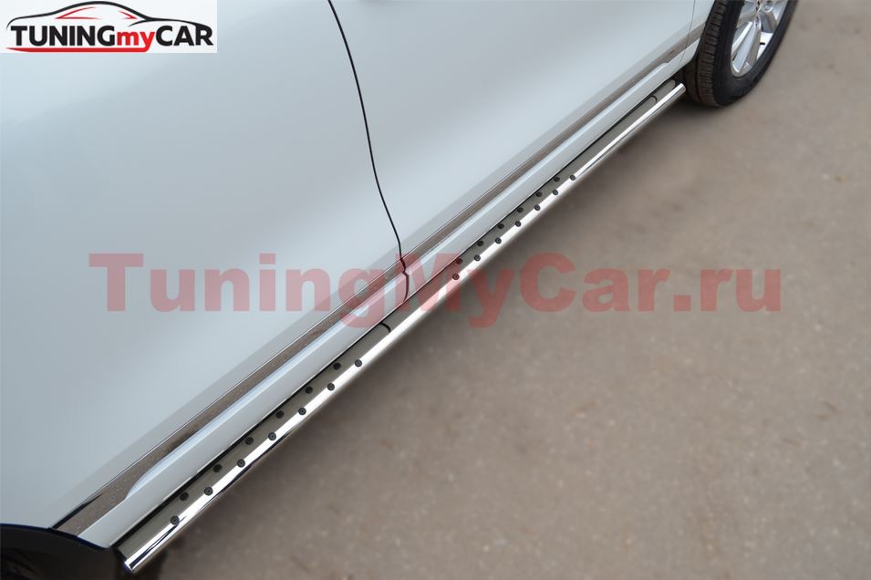 Защита порогов 75х42 с проступью для Volkswagen Touareg 2010-2013