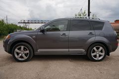 Накладки на пороги Roadest для Mitsubishi Outlander XL