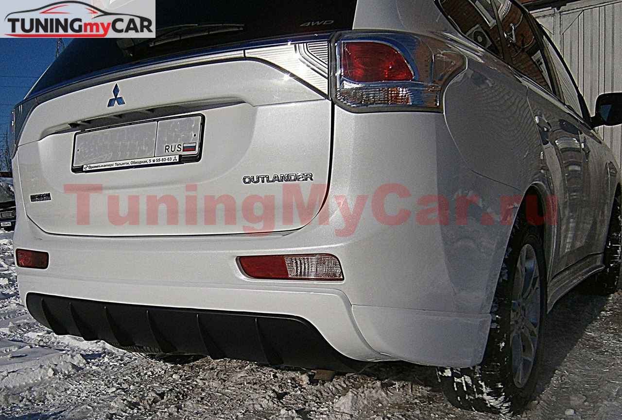 Накладка и "клыки" на задний бампер Mitsubishi Outlender 3 от 2012 г.в.