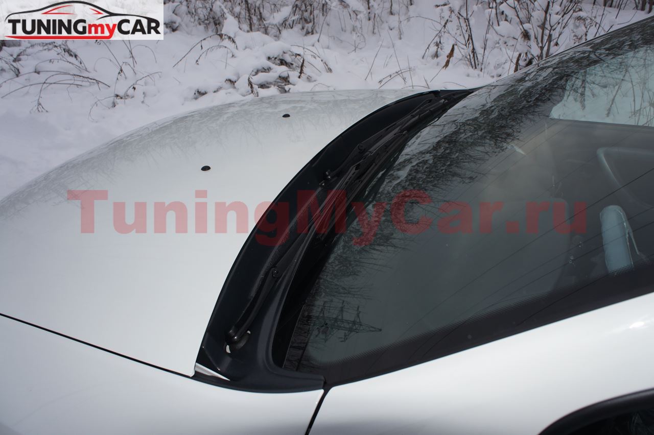 Накладка в проем стеклоочистителей (жабо) для Renault Duster