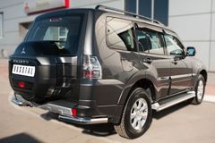 Защита заднего бампера уголки D63(секции) для Mitsubishi Pajero 4 2014-