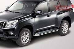 Пороги с нерж. листом d76 с возм. уст-ки штатной подсветки на Toyota Land Cruiser Prado 150 2009-2013