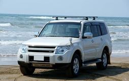 Решетка радиатора с перекладиной Mitsubishi Pajero 4