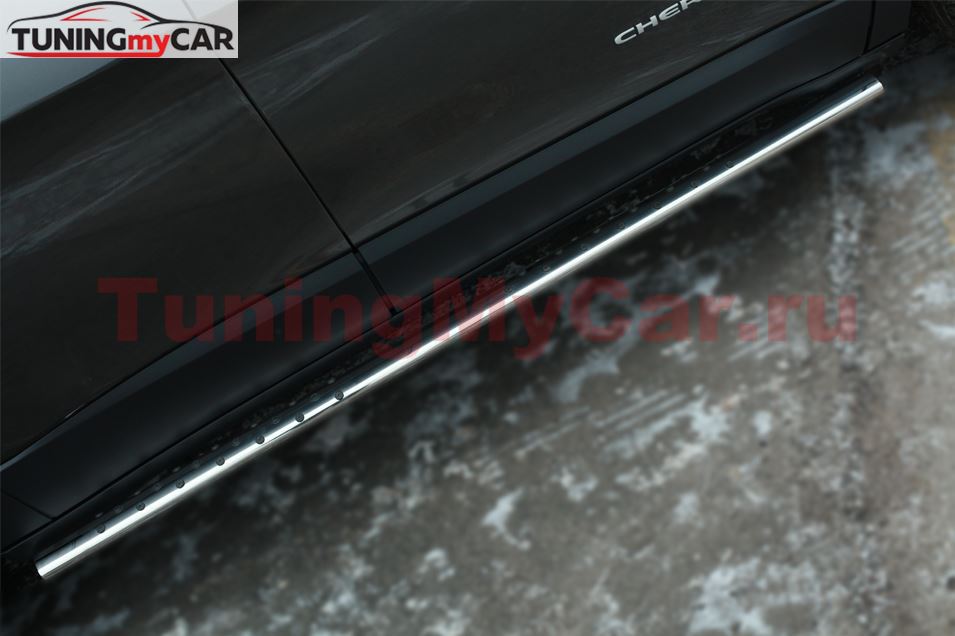 Пороги труба 75х42 овал с проступью для Jeep Cherokee 2014-