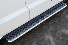 Пороги труба D42 с листом (Лист алюм,проф. нерж)(Вариант1) для Jeep Grand Cherokee 2013-