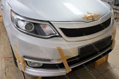 Накладка на передний бампер, вставка между клыками для KIA RIO III 2015+