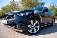 Защита переднего бампера D75х42 овал для Infiniti FX37-QX70 2010-