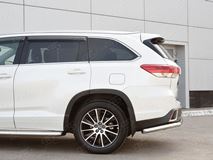 Защита заднего бампера D63 секции для Toyota Highlander 2017