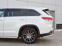 Защита заднего бампера уголки D63 секции для Toyota Highlander XU50 (03.2016 - 07.2020)
