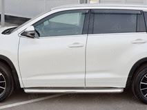Пороги труба D63 с листом (Лист нерж, проф. нерж) (вариант 3) для Toyota Highlander 2017