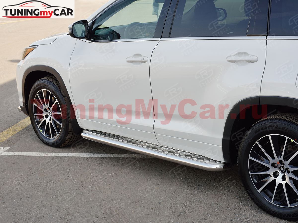 Пороги труба D63 с листом (Лист алюм, проф. нерж) (вариант 1) для Toyota Highlander 2017