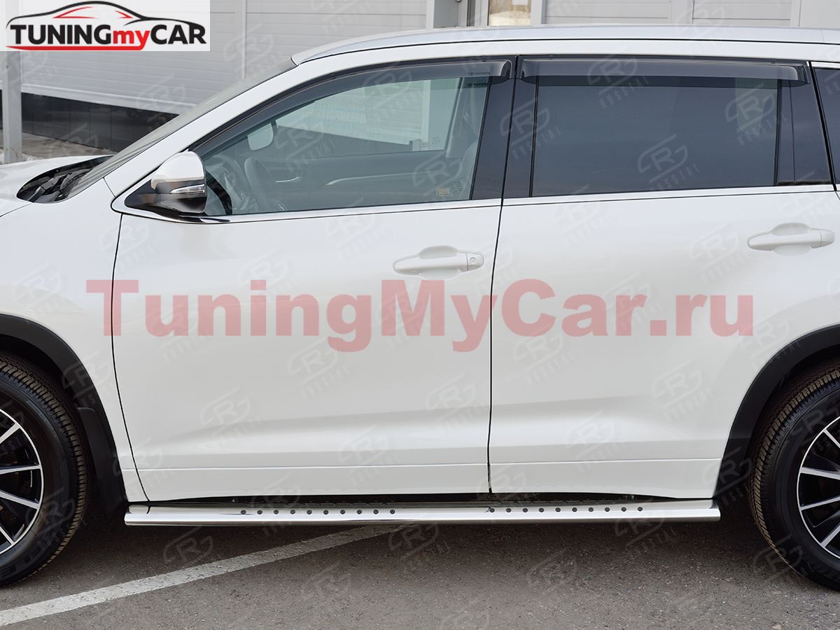 Пороги труба 120х60 овал с проступью для Toyota Highlander 2017