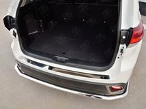 Накладка на задний бампер (лист нерж зеркальный) для Toyota Highlander 2017