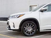 Защита переднего бампера D63 дуга-D63 секции +клыки для Toyota Highlander 2017
