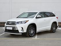 Защита переднего бампера D63 секции для Toyota Highlander 2017