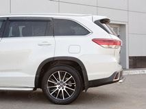 Защита заднего бампера D63 дуга для Toyota Highlander 2017