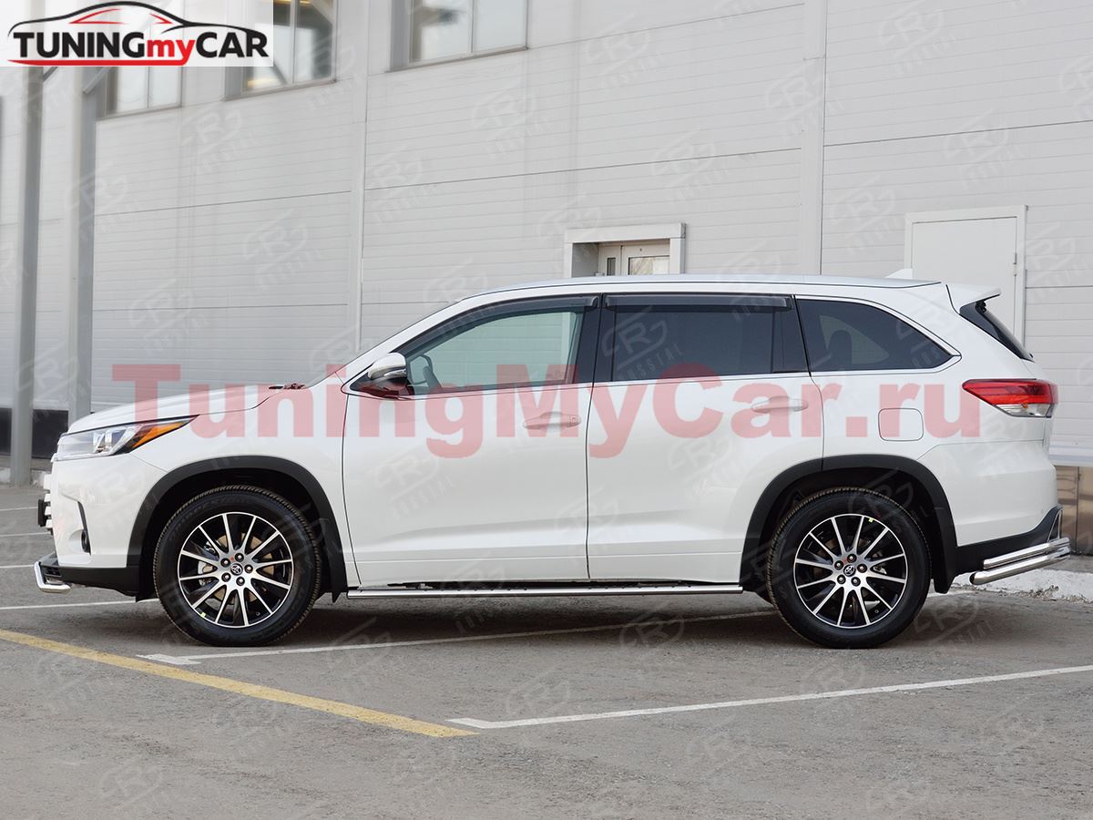 Пороги труба 75х42 овал с проступью для Toyota Highlander 2017 г.