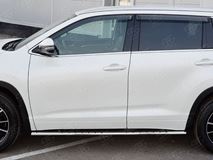 Пороги труба 75х42 овал с проступью для Toyota Highlander 2017 г.