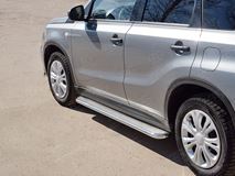 Пороги труба D42 с листом (Лист нерж, проф. нерж) (вариант 3) для Suzuki Vitara 2015-