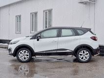 Пороги труба D76 с накладкой (вариант 2) для Renault Kaptur 2016