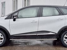 Пороги труба 75х42 овал с проступью для Renault Kaptur 2016