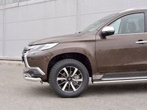 Защита переднего бампера D76 секция-D42 дуга для Mitsubishi Pajero Sport 2016