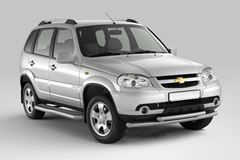Защита порогов с алюм.фигурной площадкой 63мм (ППК) CHEVROLET NIVA 2009-
