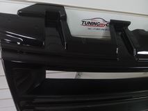 Решетка радиатора с перекладиной Mitsubishi Pajero 4