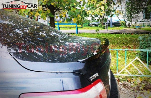 Спойлер на Toyota Camry v40