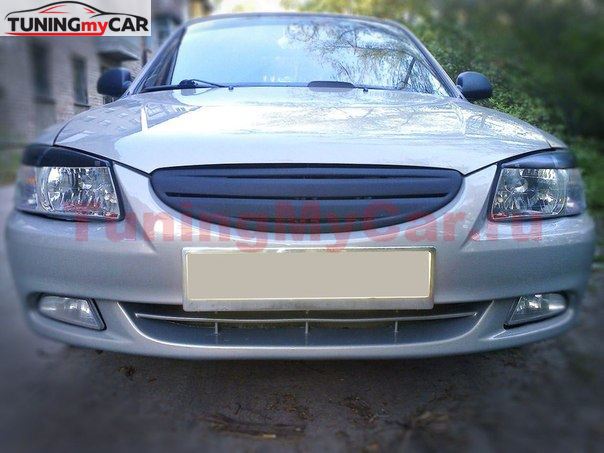 Решетка радиатора Hyundai Accent (широкие полосы)