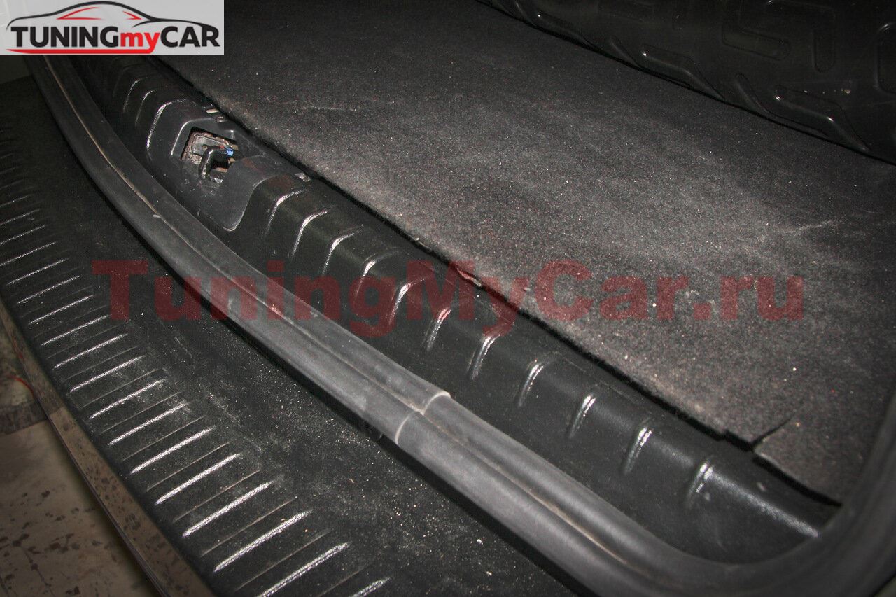 Накладка в проём багажника Renault Duster с 2011 г.в.