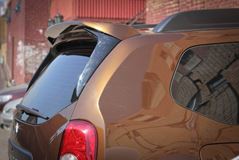Спойлер очищающий стекло Renault Duster с 2011 г.в. (крашенный в цвет авто)