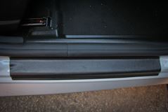 Накладки в проём дверей (4 шт) Renault Duster с 2011 г.в.