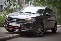 Накладка на передний бампер (в цвет автомобиля) (АБС) LADA Vesta Седан с 2016 г.в.