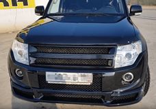 Накладка переднего бампера Mitsubishi Pajero 4 дорест. 2006-2011